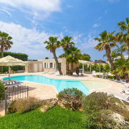 Holiday home Casina Greca By Rivedelsalento Nardo