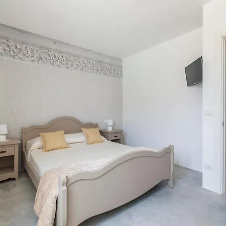 Casina Greca By Rivedelsalento *