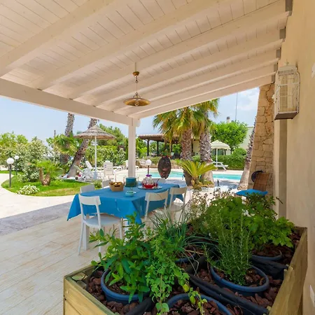 Holiday home Casina Greca By Rivedelsalento Nardo