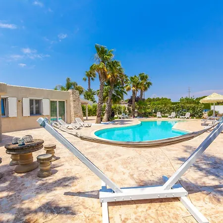 Holiday home Casina Greca By Rivedelsalento Nardo